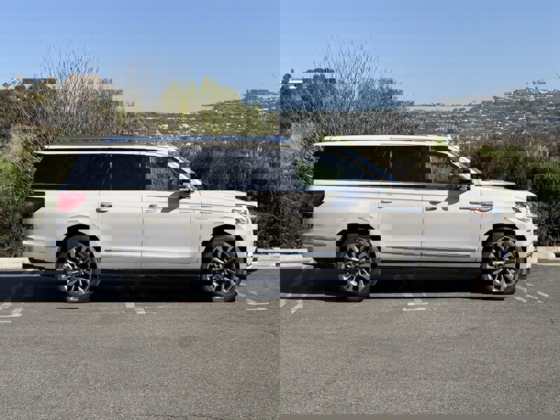 Used 2020 Lincoln Navigator L Reserve w/ Luxury Package image 8