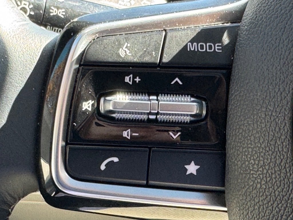 Used 2025 Kia Sorento S w/ Panoramic Sunroof Package image 18
