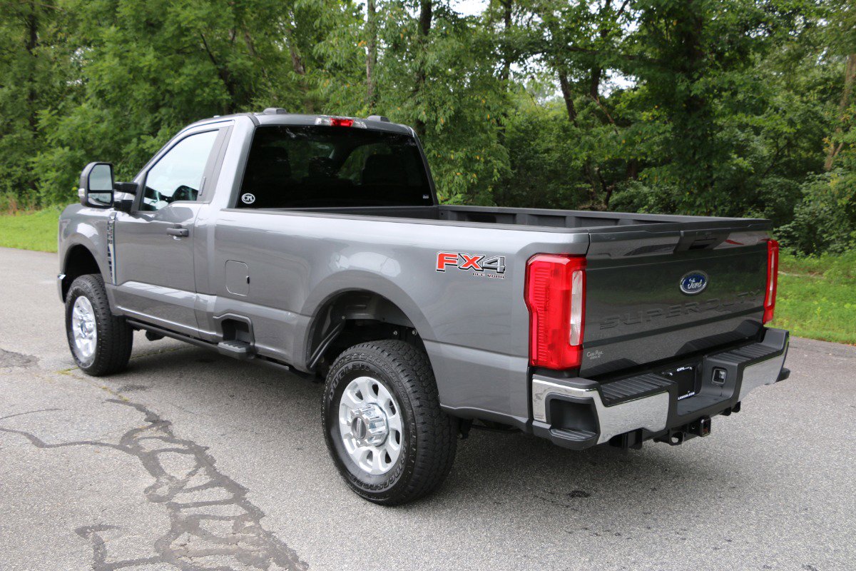 Used 2024 Ford F250 XLT image 3