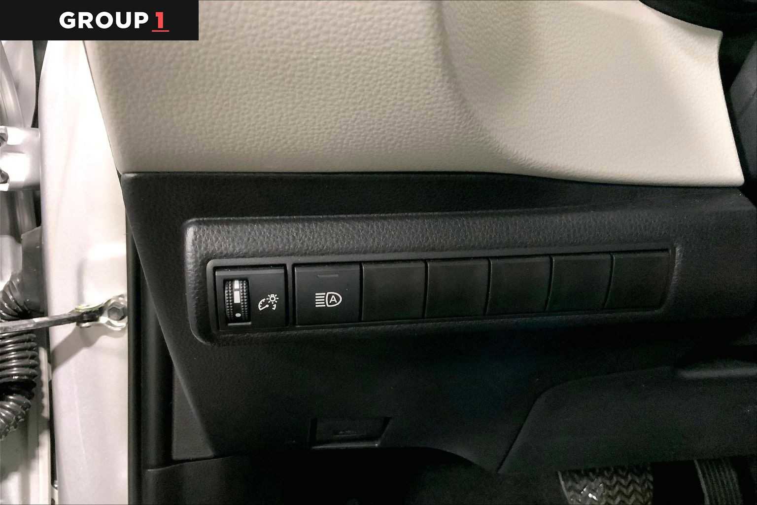 Certified 2025 Toyota Corolla LE FWD image 35
