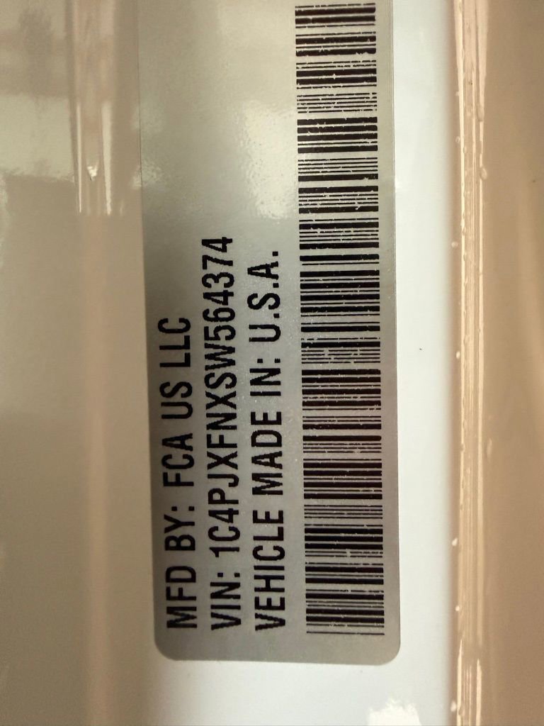 Certified 2025 Jeep Wrangler Unlimited Rubicon w/ Technology Group image 21