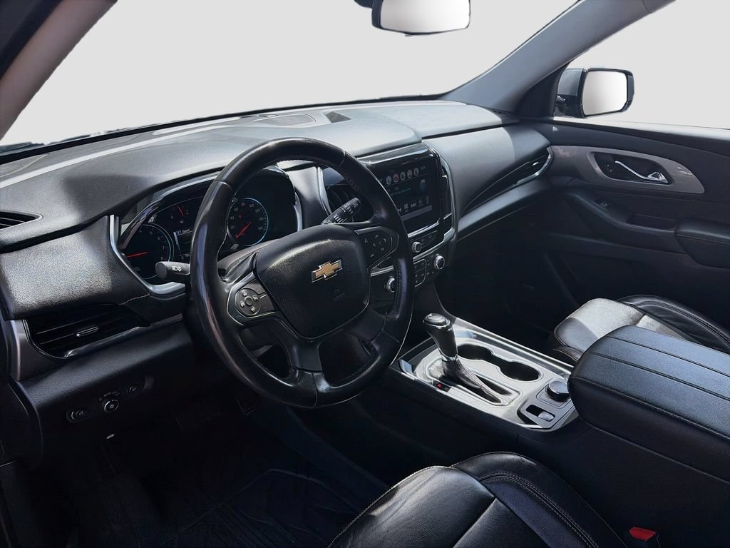 Used 2019 Chevrolet Traverse LT w/ LT Premium Package FWD image 9