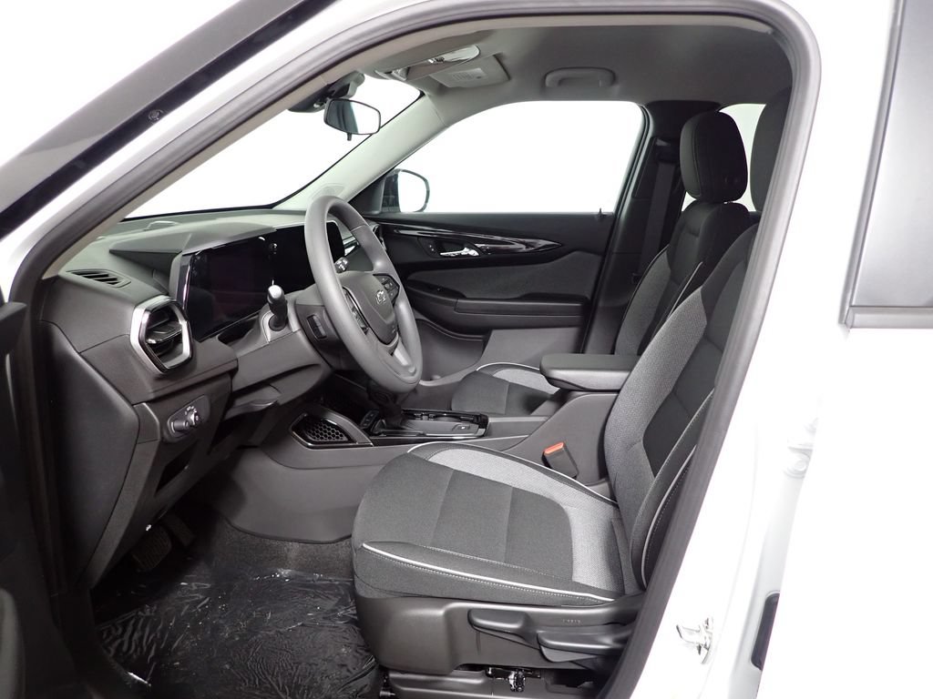 New 2026 Chevrolet TrailBlazer LT w/ Midnight Edition FWD image 18