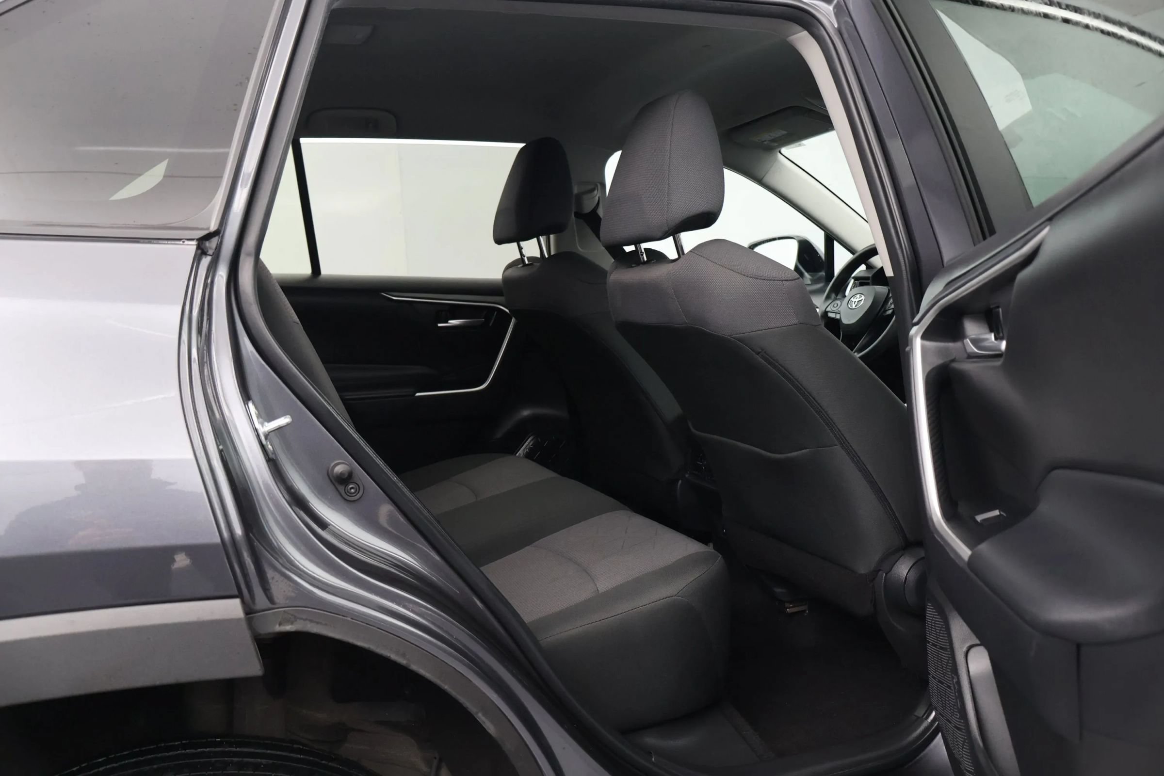 Used 2025 Toyota RAV4 XLE FWD image 15