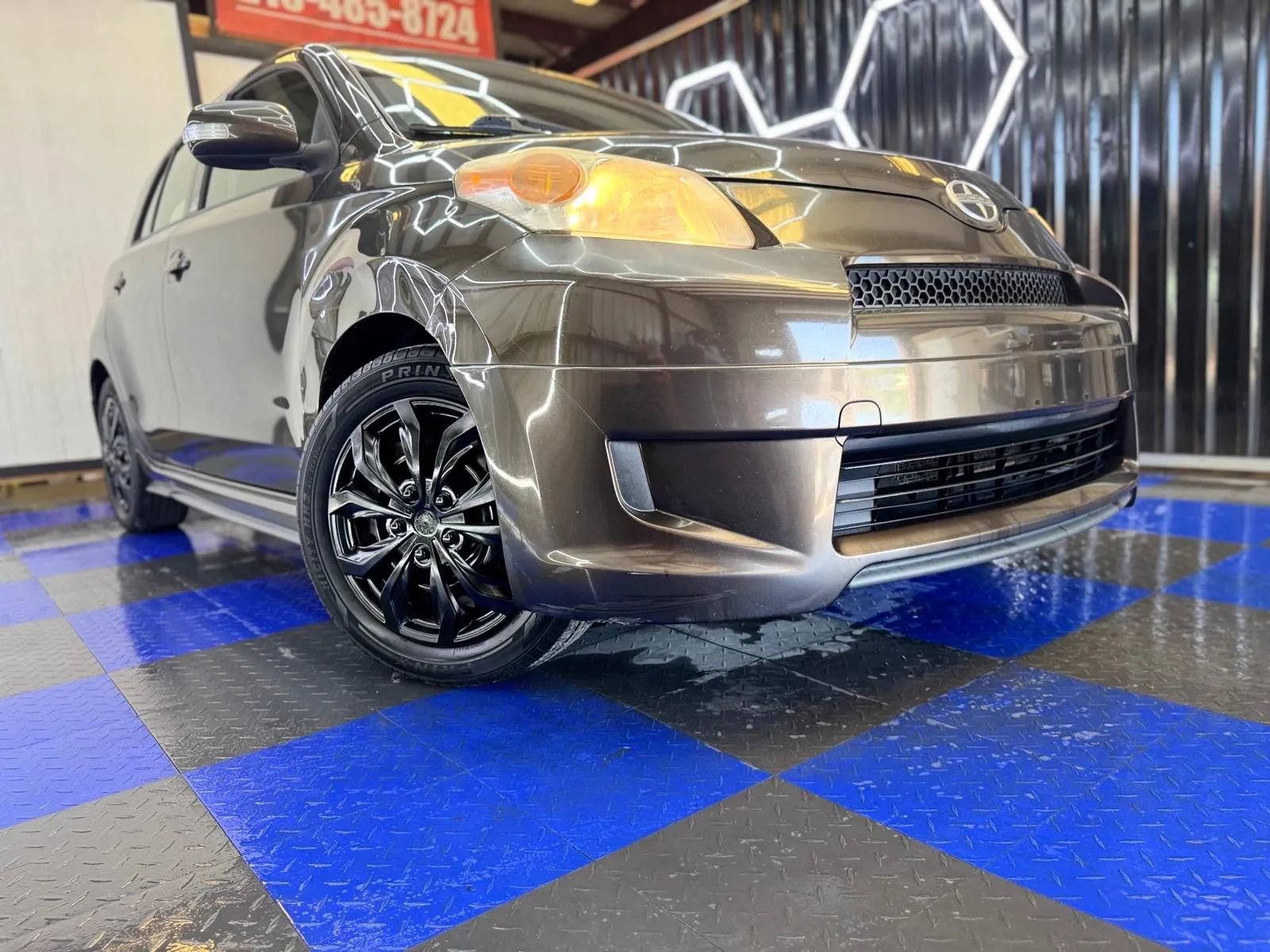 Used 2011 Scion xD Hatchback 4D image 4