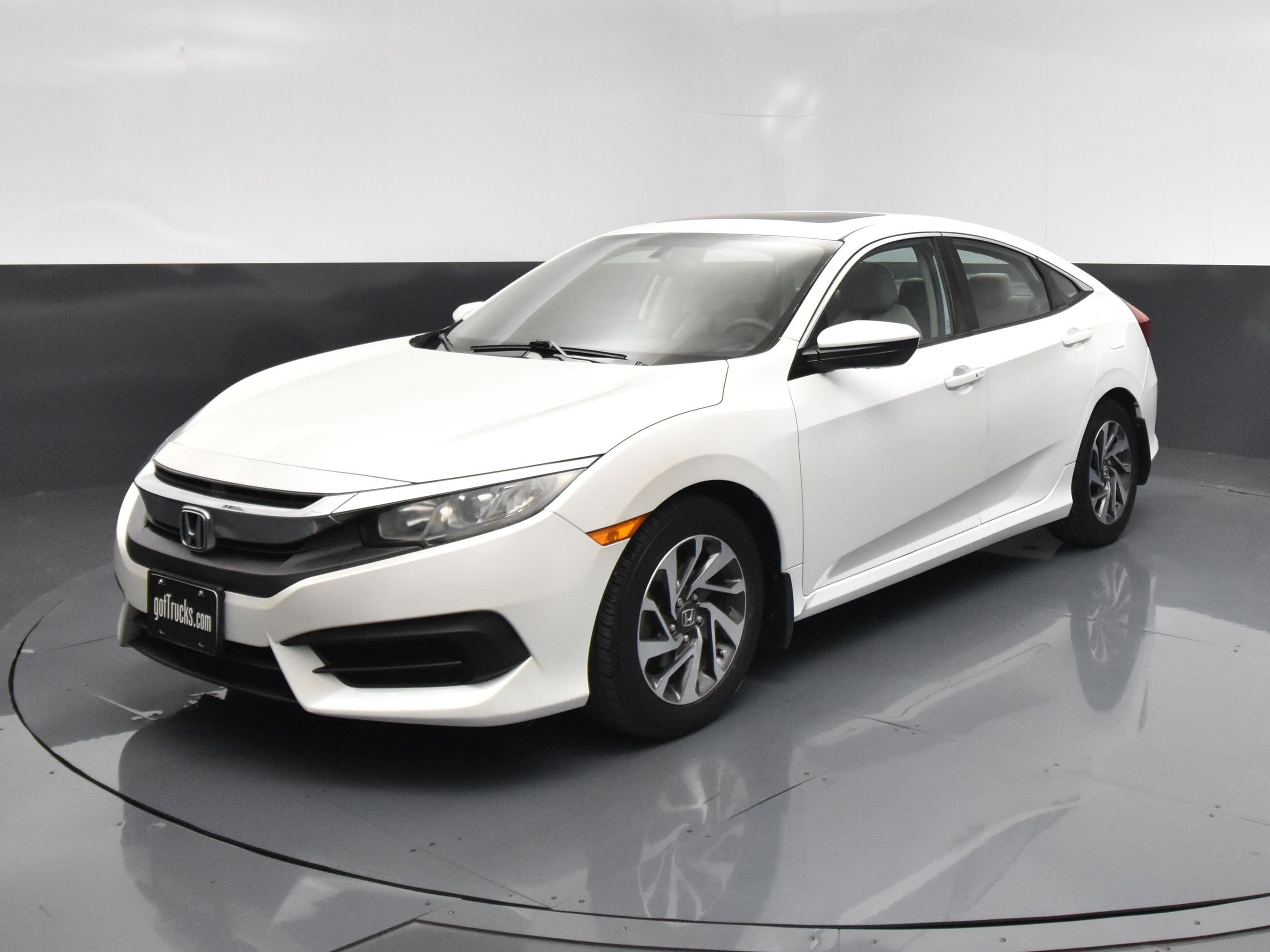 Used 2016 Honda Civic EX image 2