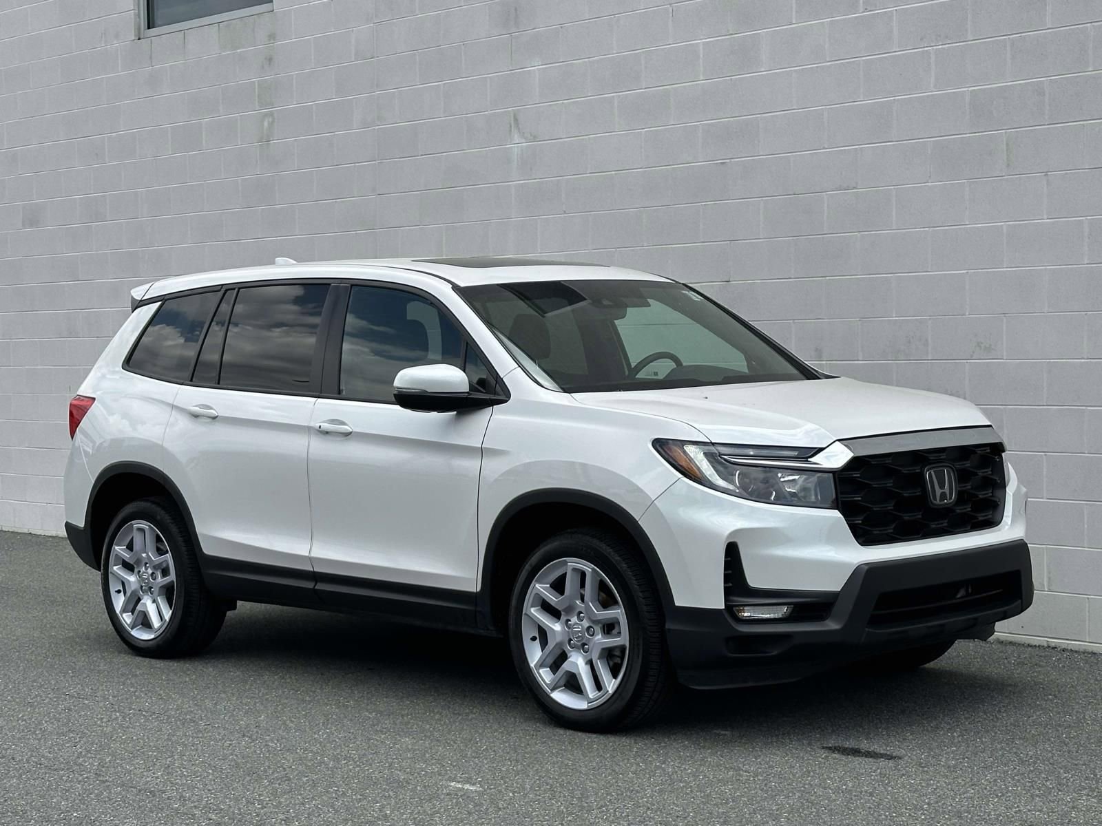 Used 2025 Honda Passport EX-L image 7