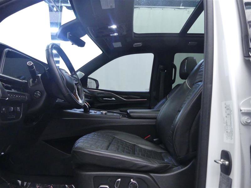 Used 2021 Cadillac Escalade Premium Luxury Platinum image 25