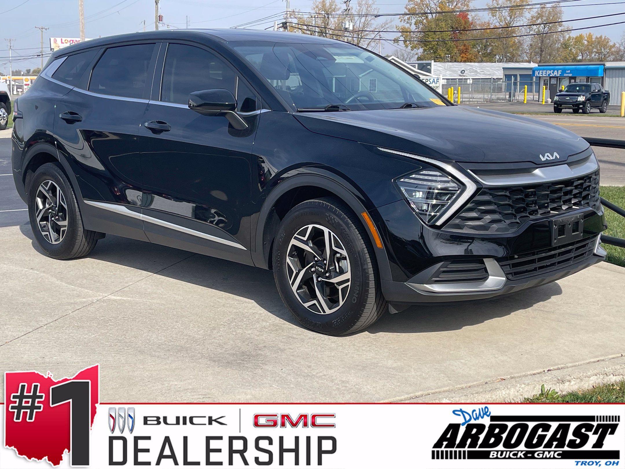 Used 2025 Kia Sportage LX FWD image 1