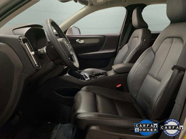Used 2025 Volvo XC40 B5 Plus image 18