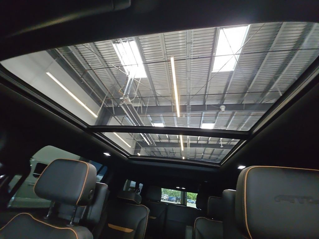 Certified 2023 GMC Yukon XL AT4 w/ AT4 Premium Plus Package AWD/4WD image 18