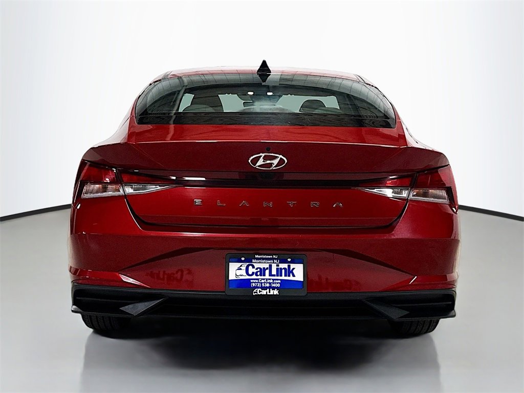 Used 2023 Hyundai Elantra SEL image 5