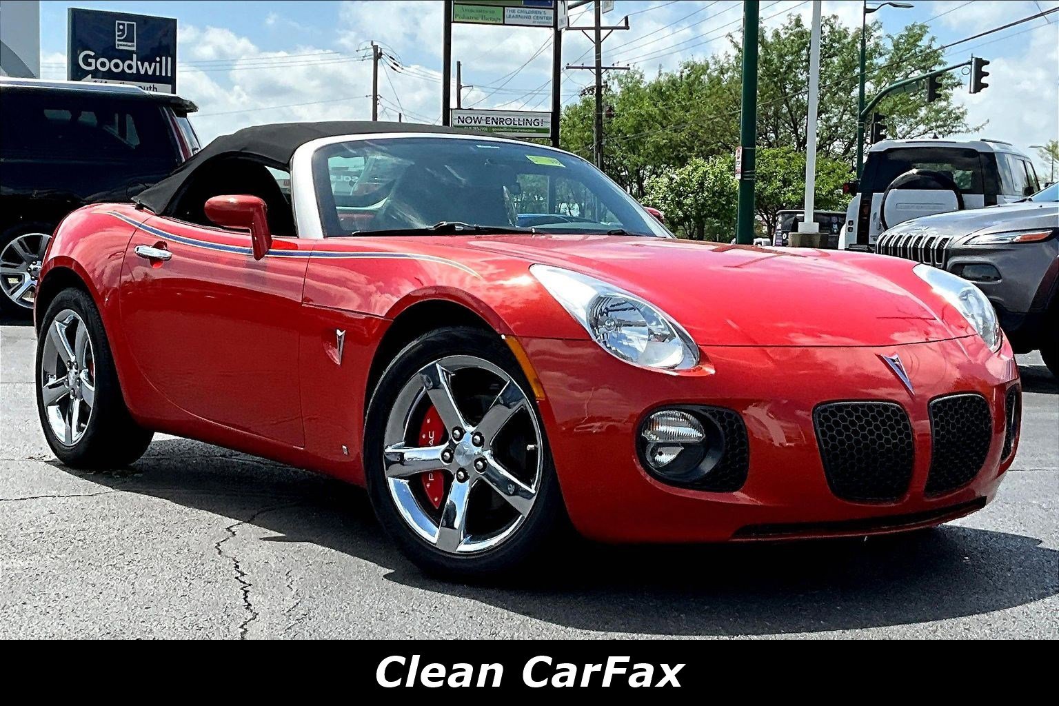 Used 2008 Pontiac Solstice GXP w/ Premium Package RWD image 2