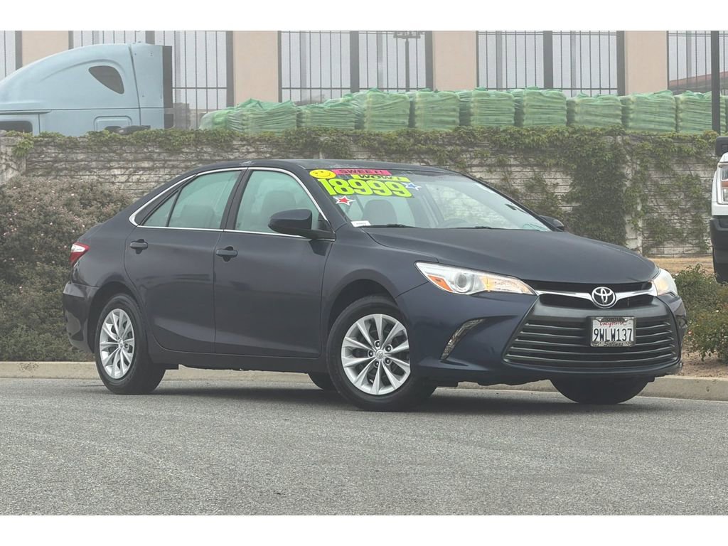 Used 2017 Toyota Camry LE FWD image 2