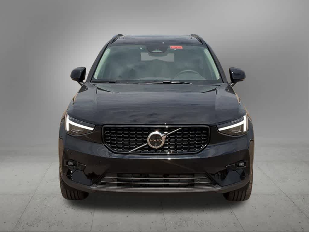 New 2026 Volvo XC40 B5 Plus w/ Protection Package Premier AWD/4WD image 9