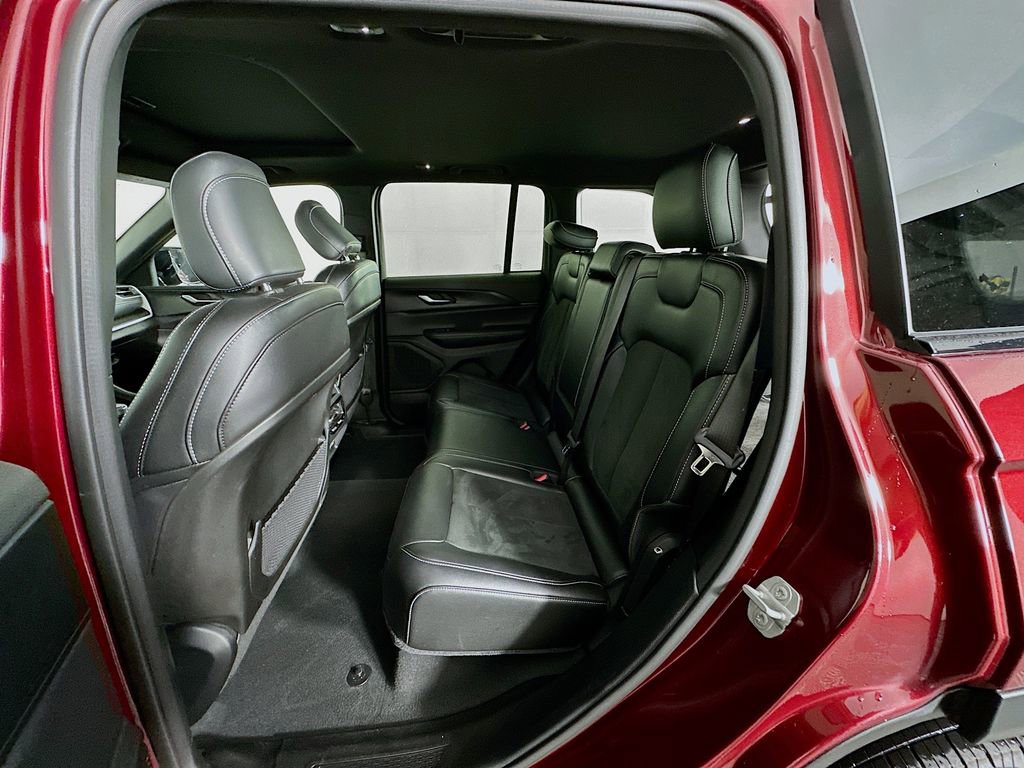 Certified 2024 Jeep Grand Cherokee Altitude image 35