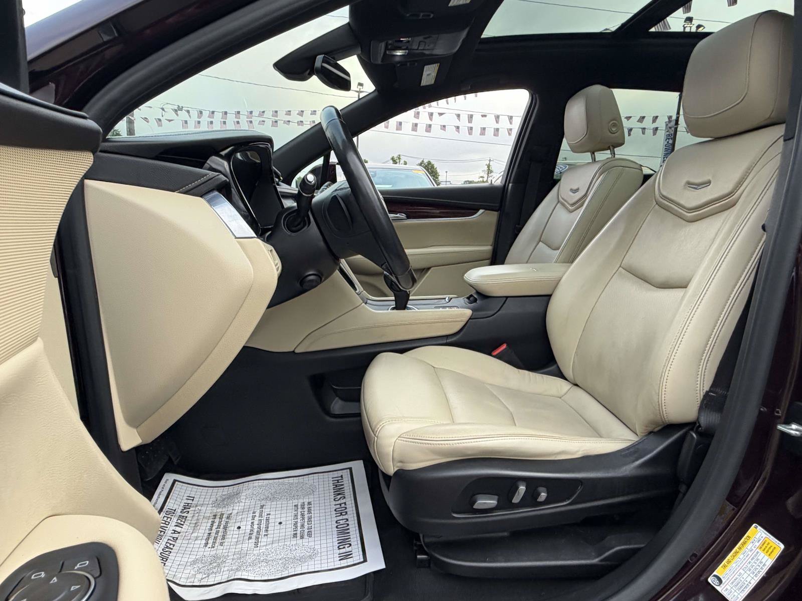 Used 2018 Cadillac XT5 Luxury w/ Driver Awareness Package AWD/4WD image 10