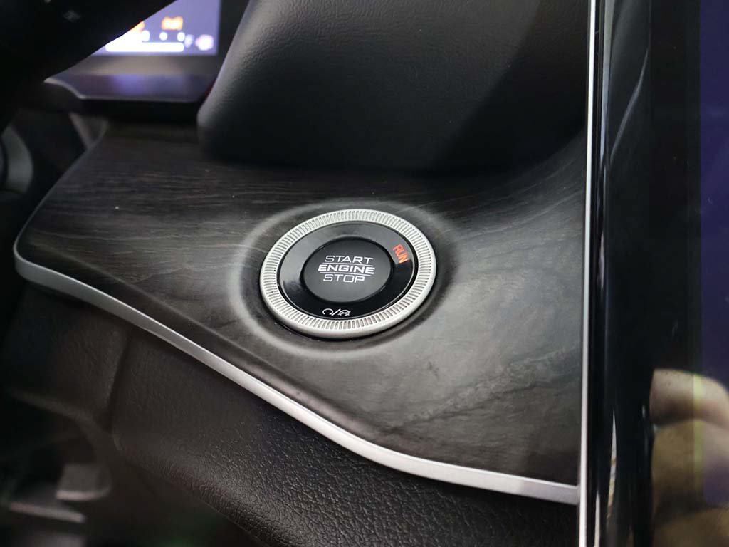 Used 2023 Jeep Grand Cherokee Limited AWD/4WD image 44
