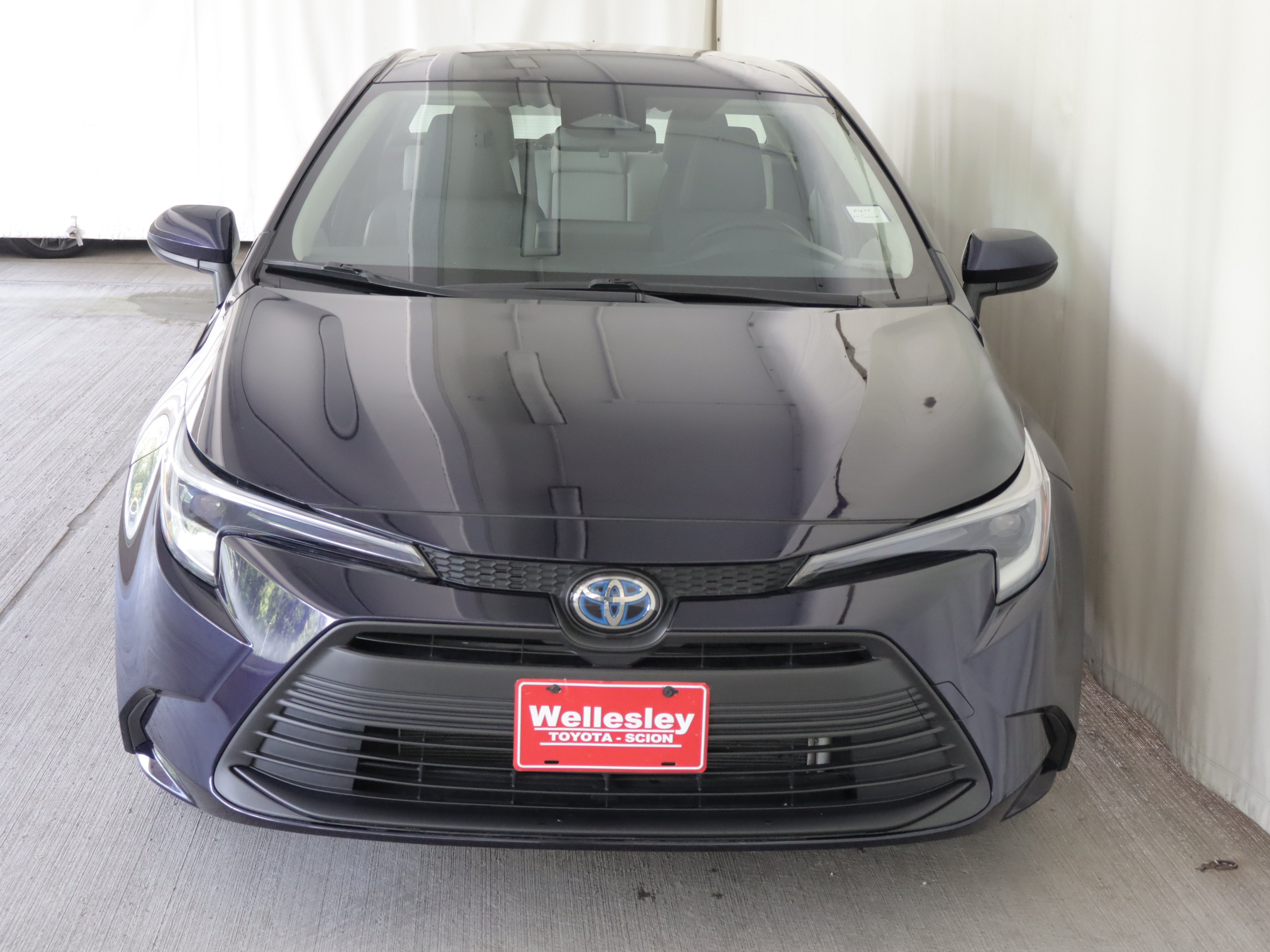 Used 2024 Toyota Corolla LE AWD/4WD image 3