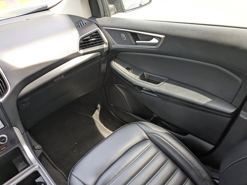 Used 2023 Ford Edge SEL AWD/4WD image 5