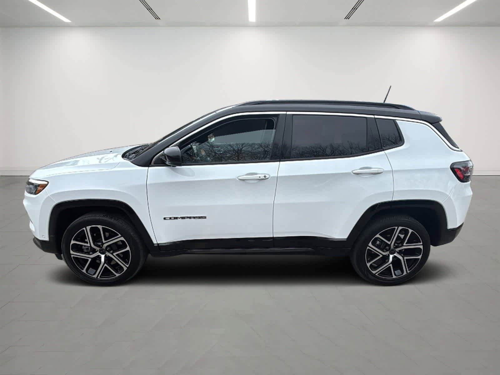 Used 2025 Jeep Compass Limited w/ Elite Group image 2