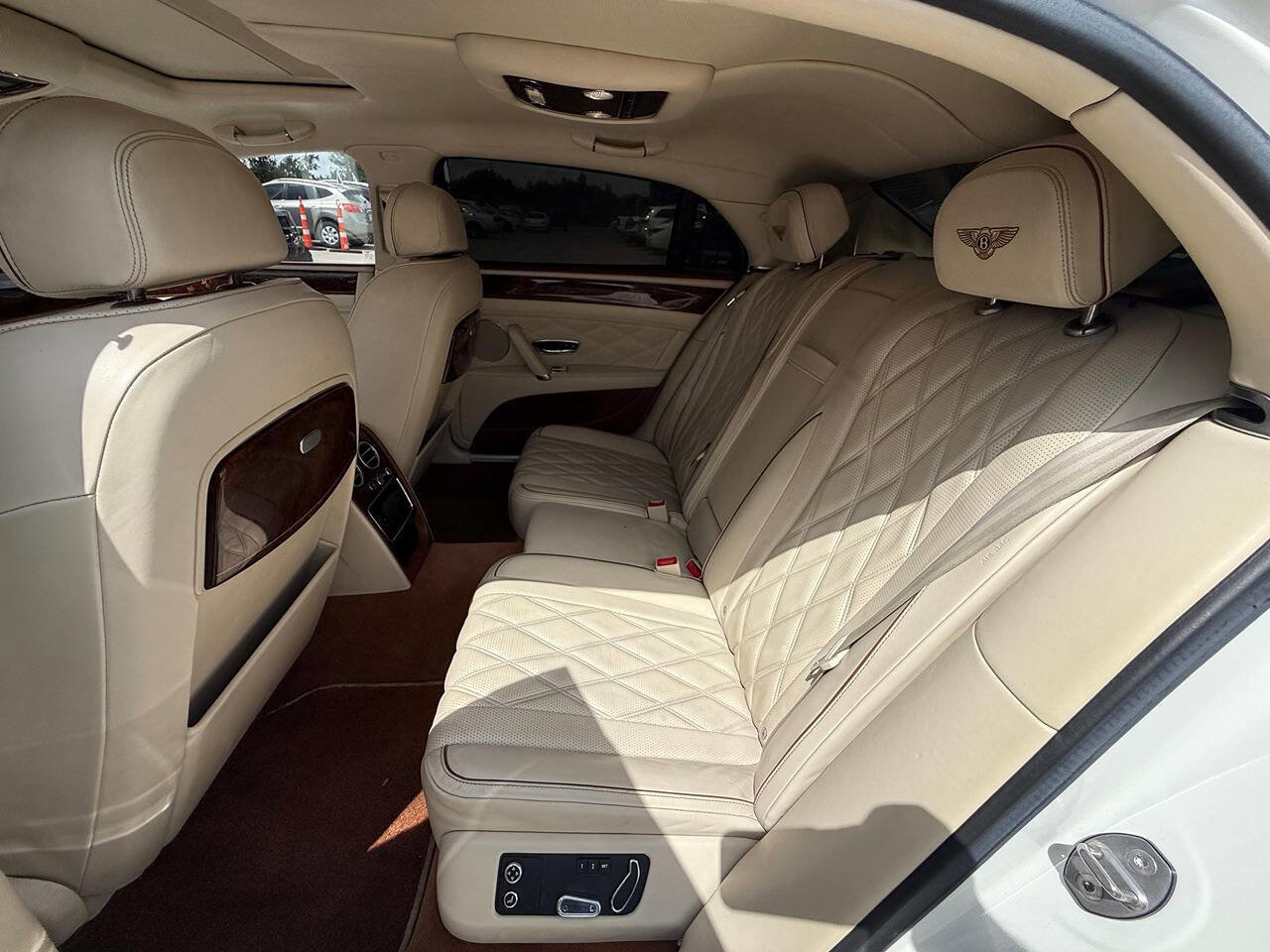 Used 2015 Bentley Flying Spur W12 image 40