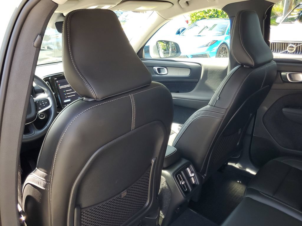 Certified 2023 Volvo XC40 B4 Core w/ Convenience Package FWD image 12