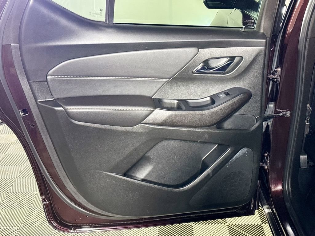 Used 2023 Chevrolet Traverse Premier image 20