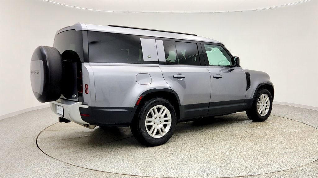 Used 2023 Land Rover Defender 130 S image 5