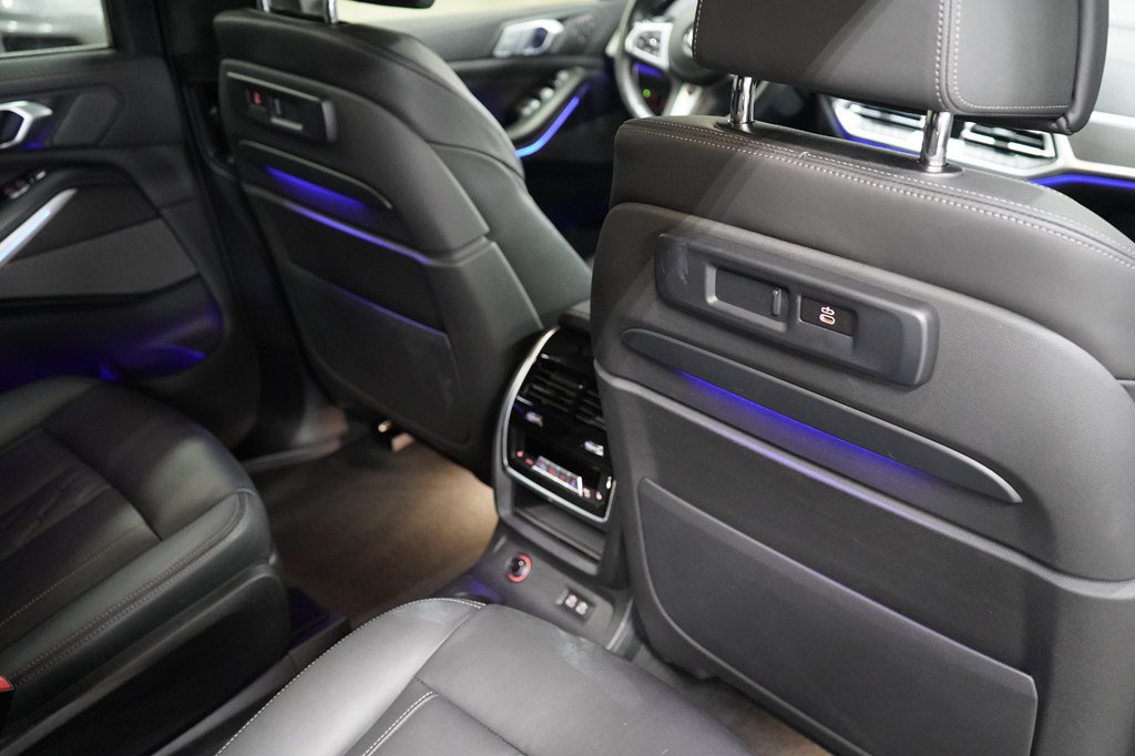 Used 2021 BMW X7 M50i AWD/4WD image 22