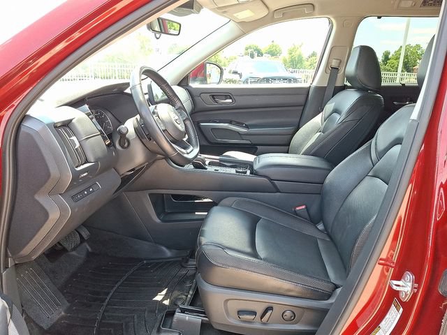 Used 2023 Nissan Pathfinder SL AWD/4WD image 14