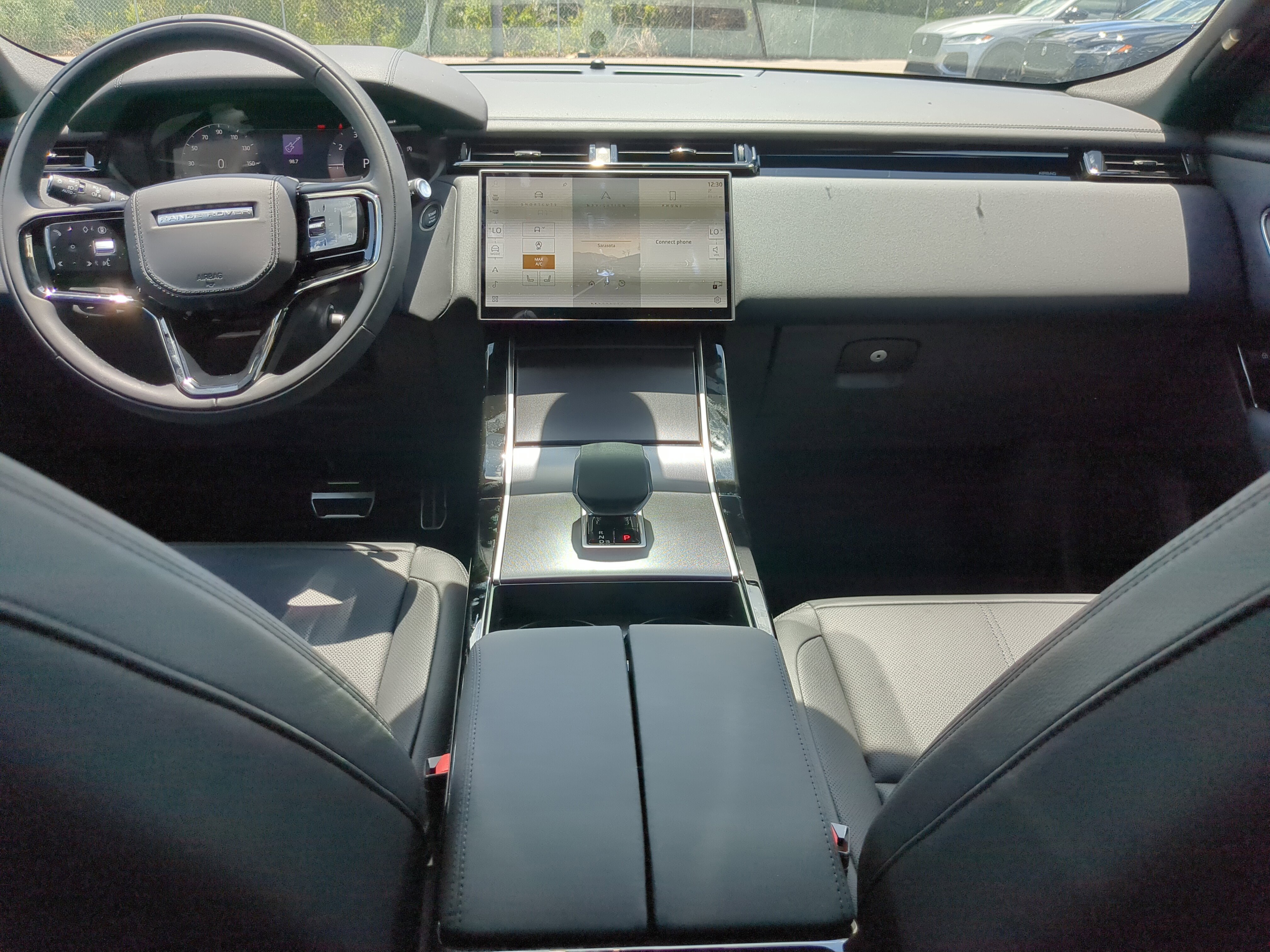 New 2026 Land Rover Range Rover Velar Dynamic SE image 14