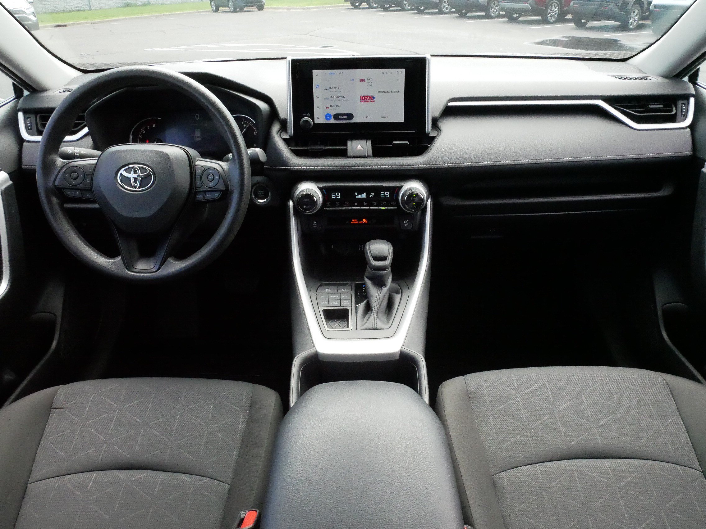 Certified 2025 Toyota RAV4 XLE AWD/4WD image 10