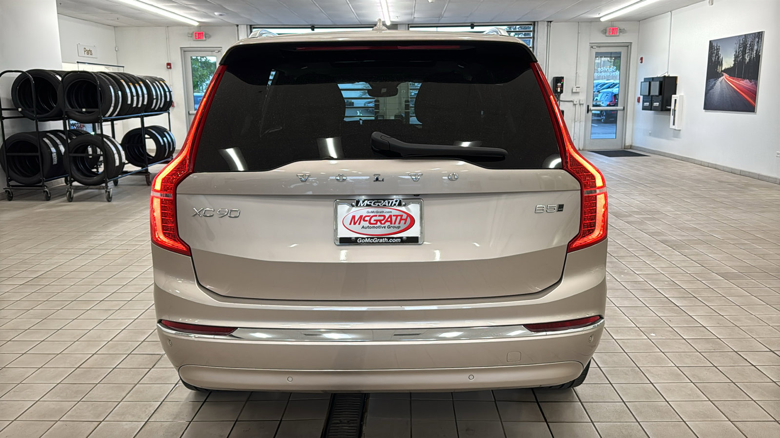 Used 2023 Volvo XC90 B5 Plus w/ Protection Package Premier AWD/4WD image 6