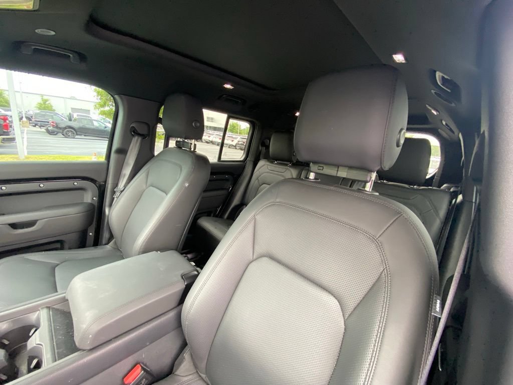 Used 2025 Land Rover Defender 130 Outbound AWD/4WD image 20