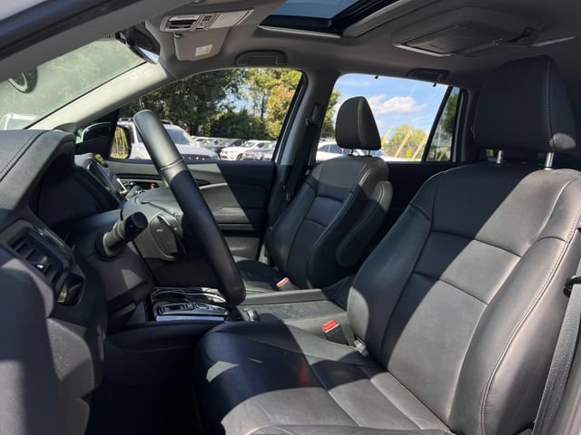 Used 2020 Honda Pilot Touring image 12