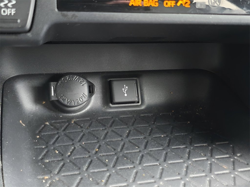 Used 2021 Toyota RAV4 XLE image 35