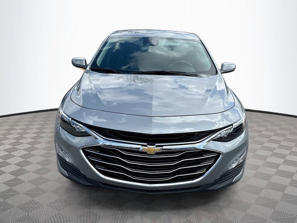 Used 2025 Chevrolet Malibu LT image 2