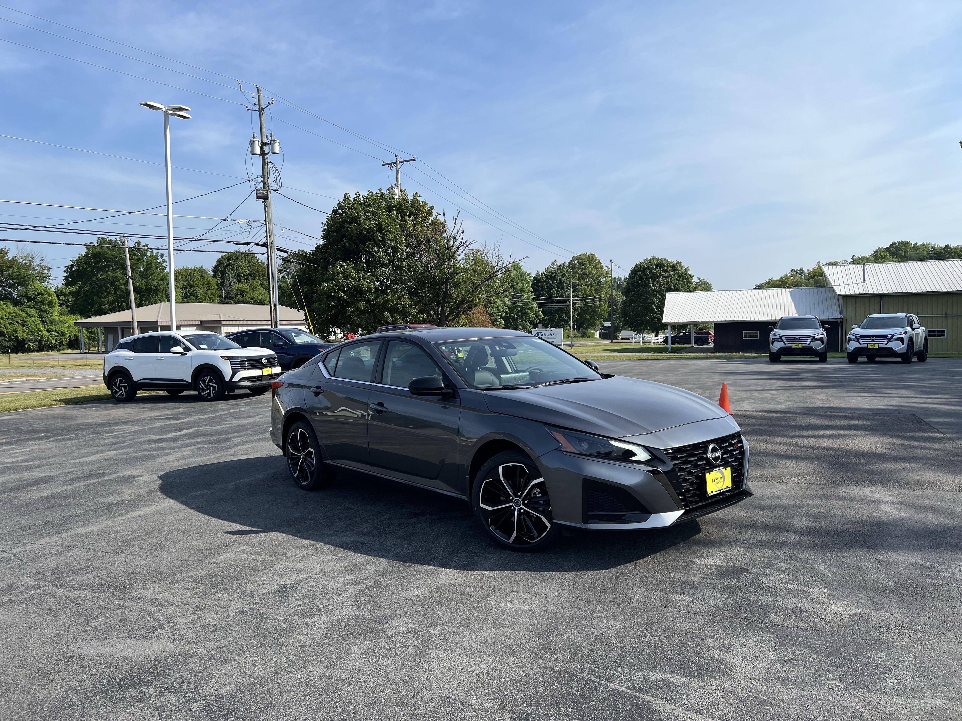 New 2025 Nissan Altima 2.5 SR w/ SR Premium Package image 13