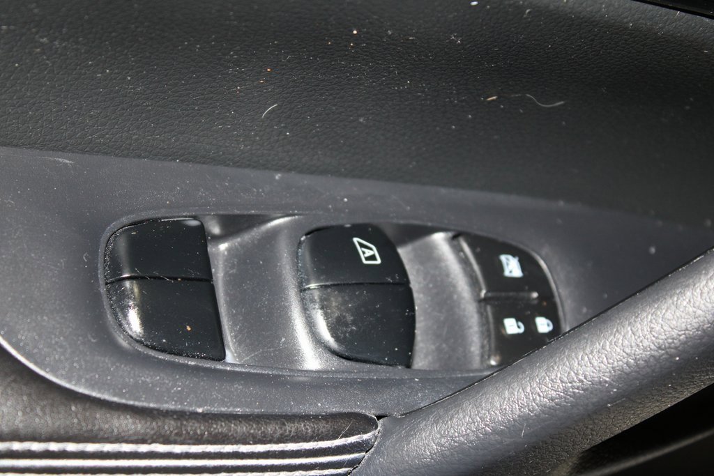 Used 2019 Nissan Rogue SL image 9