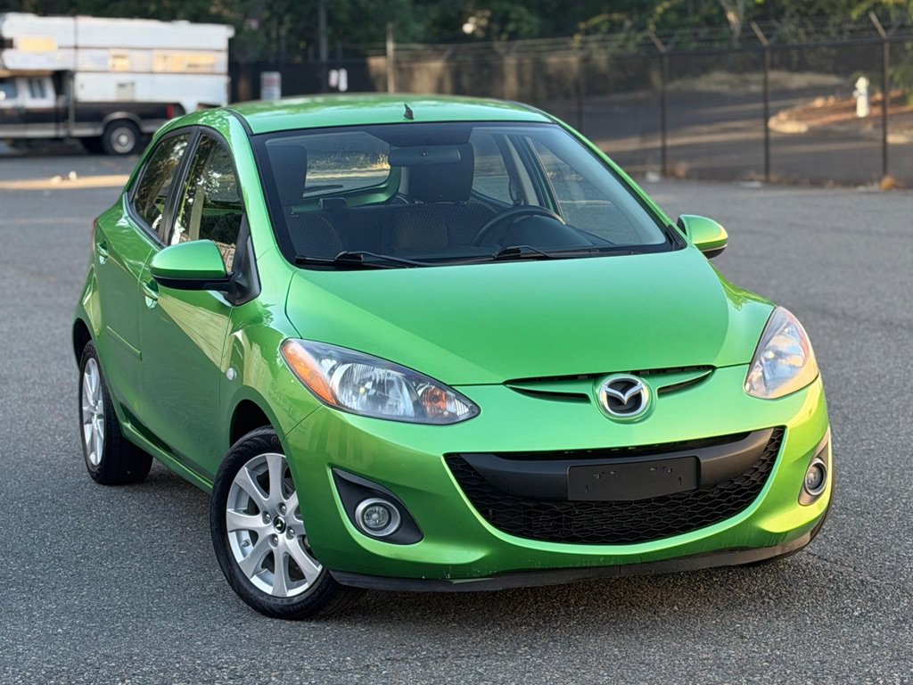 Used 2013 MAZDA MAZDA2 Touring FWD image 2