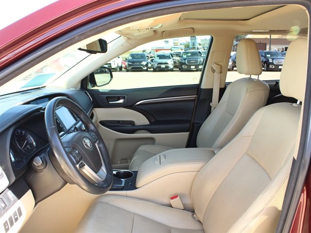 Used 2015 Toyota Highlander Limited AWD/4WD image 15