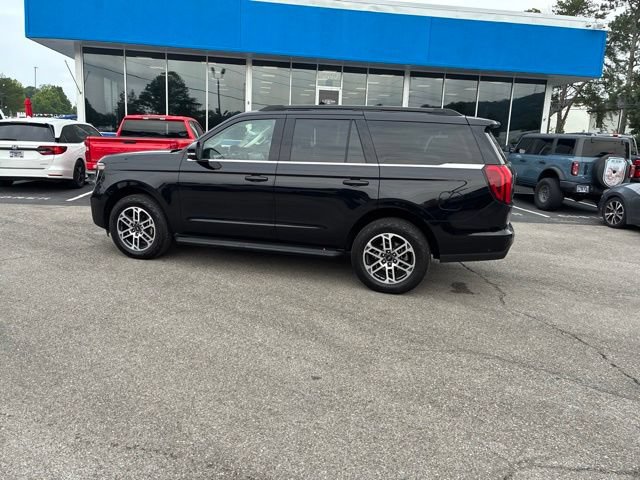 Used 2025 Ford Expedition Active AWD/4WD image 19