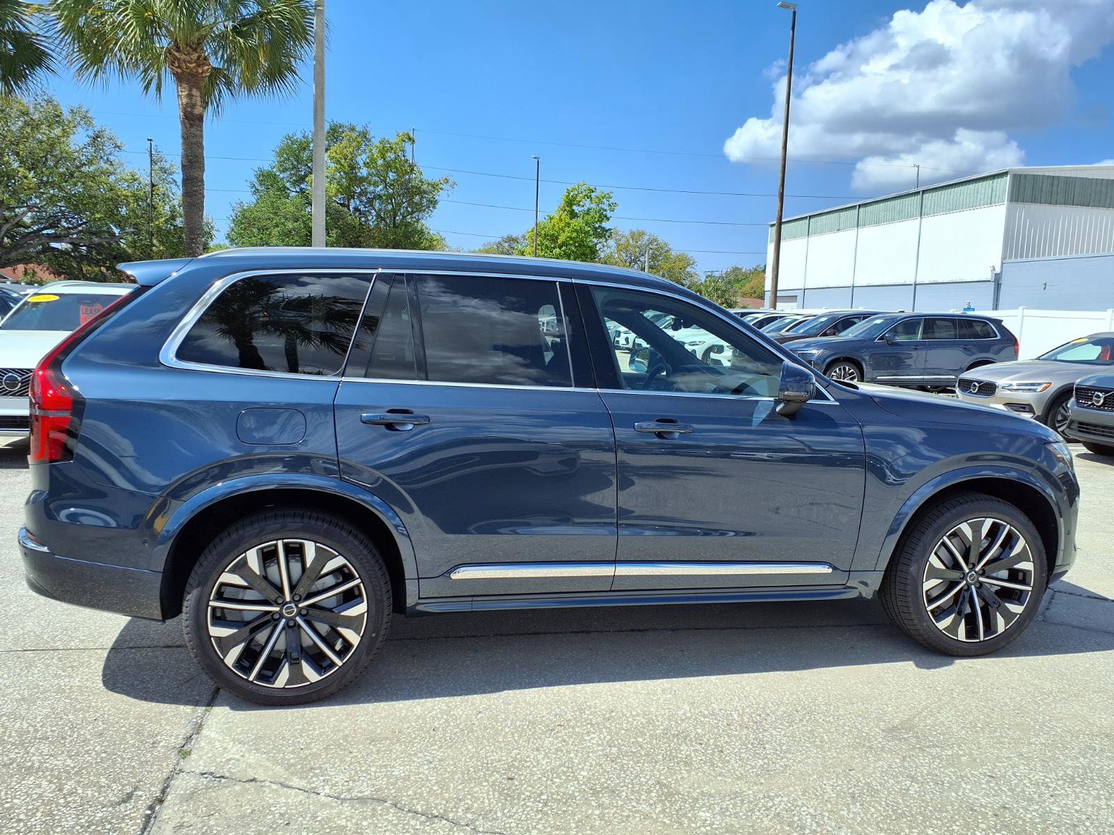 New 2026 Volvo XC90 T8 Ultra w/ Protection Package Premier image 8