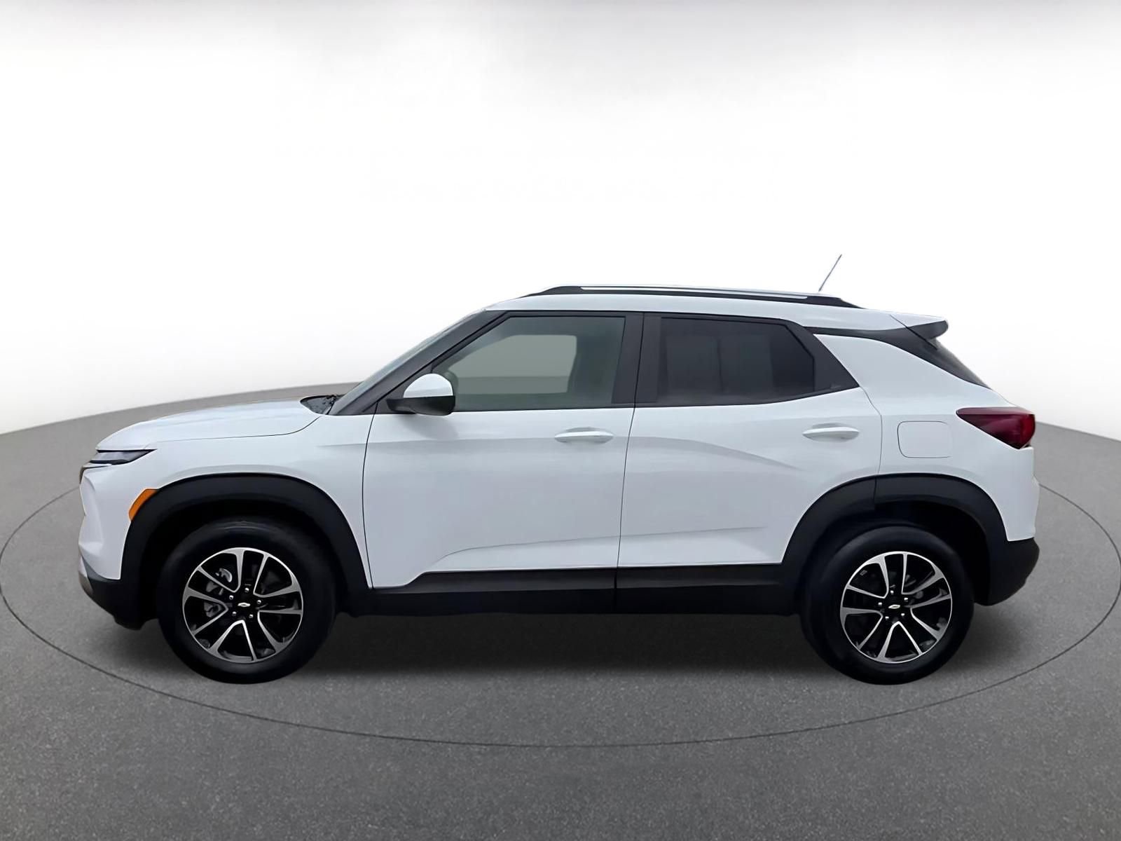 Used 2025 Chevrolet TrailBlazer LT image 9