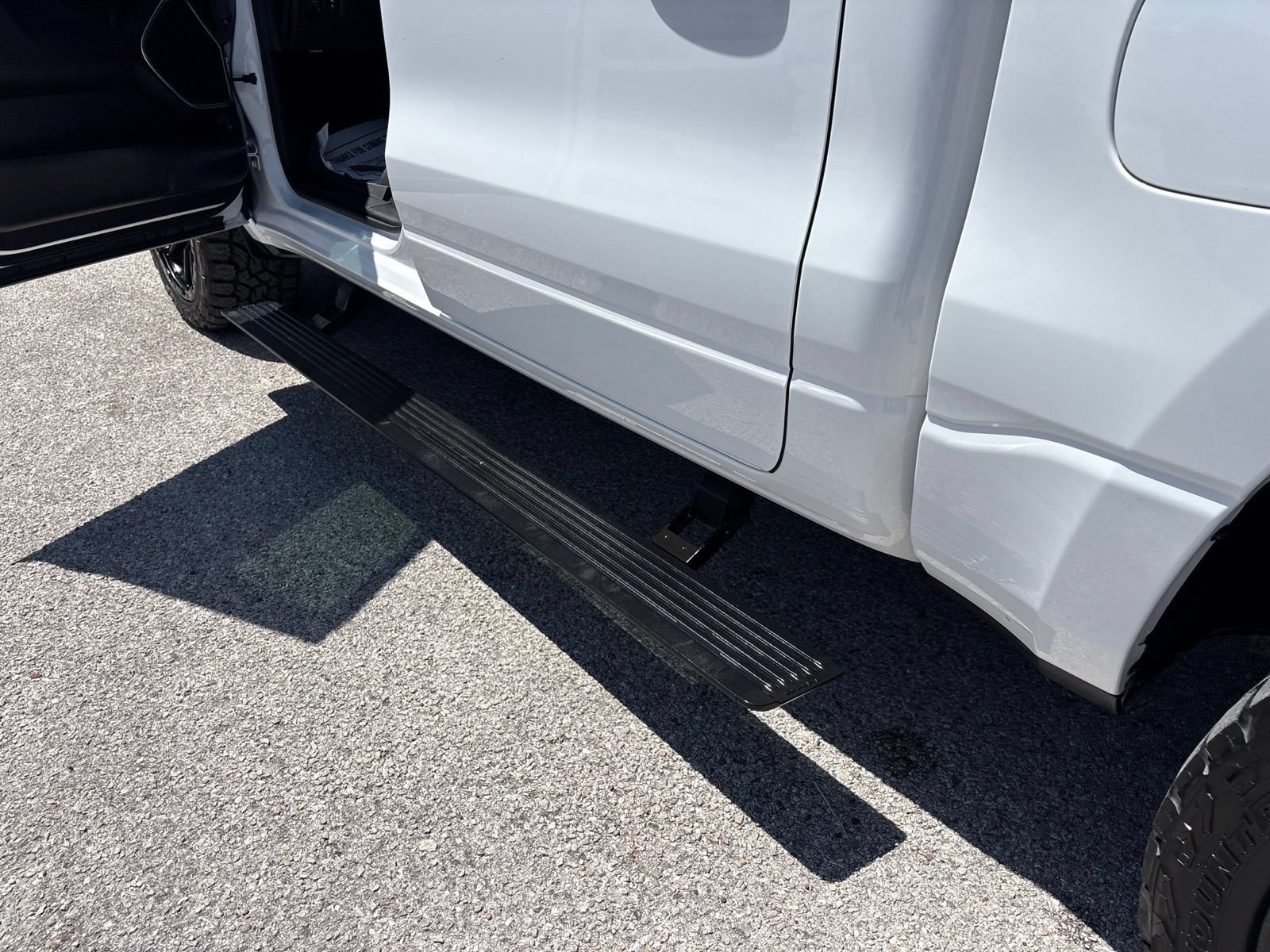 Used 2024 RAM 1500 Laramie AWD/4WD image 10