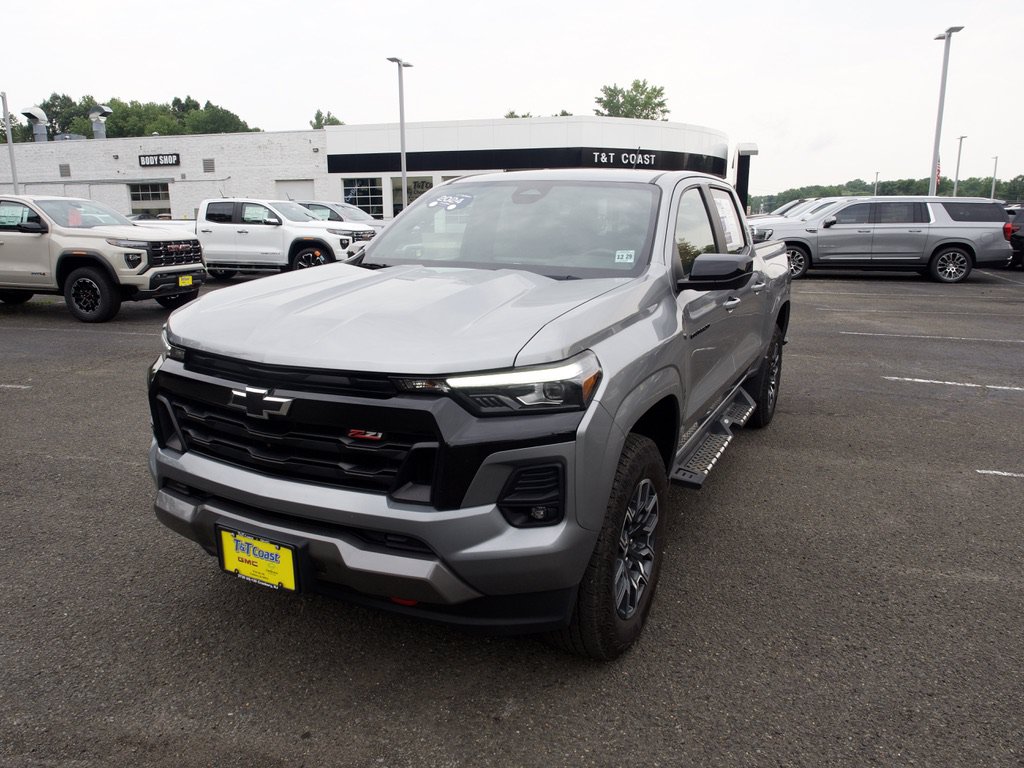 Certified 2024 Chevrolet Colorado Z71 w/ Z71 Convenience Package 2