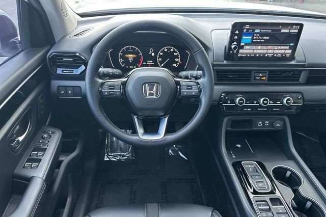 Used 2025 Honda Pilot Touring image 17