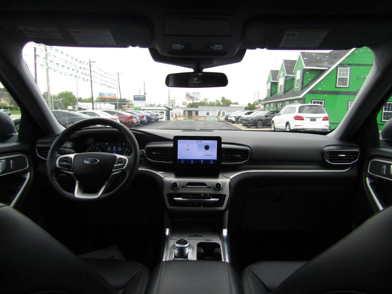 Used 2023 Ford Explorer XLT w/ Equipment Group 202A AWD/4WD image 14