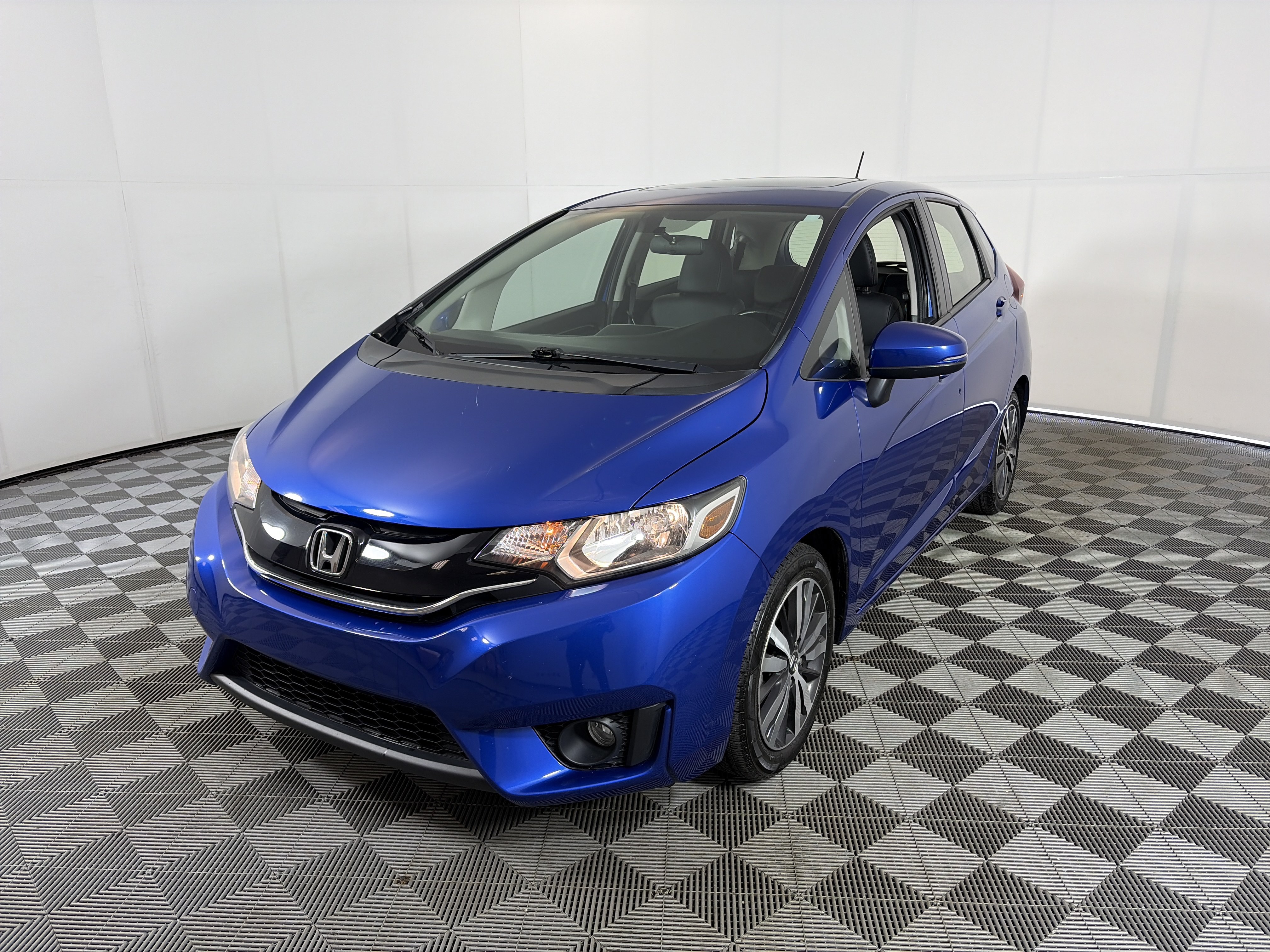 Used 2017 Honda Fit EX-L image 2